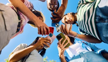 Zákaz jako řešení? Digitální bezpečnost mezi regulací a prevencí