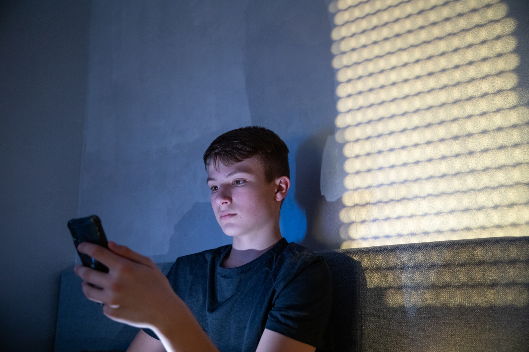 Puberťák nebo oběť kyberšikany, pozor, příznaky mohou být velmi podobné